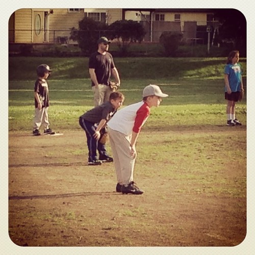 little league baseball playing 2nd base
